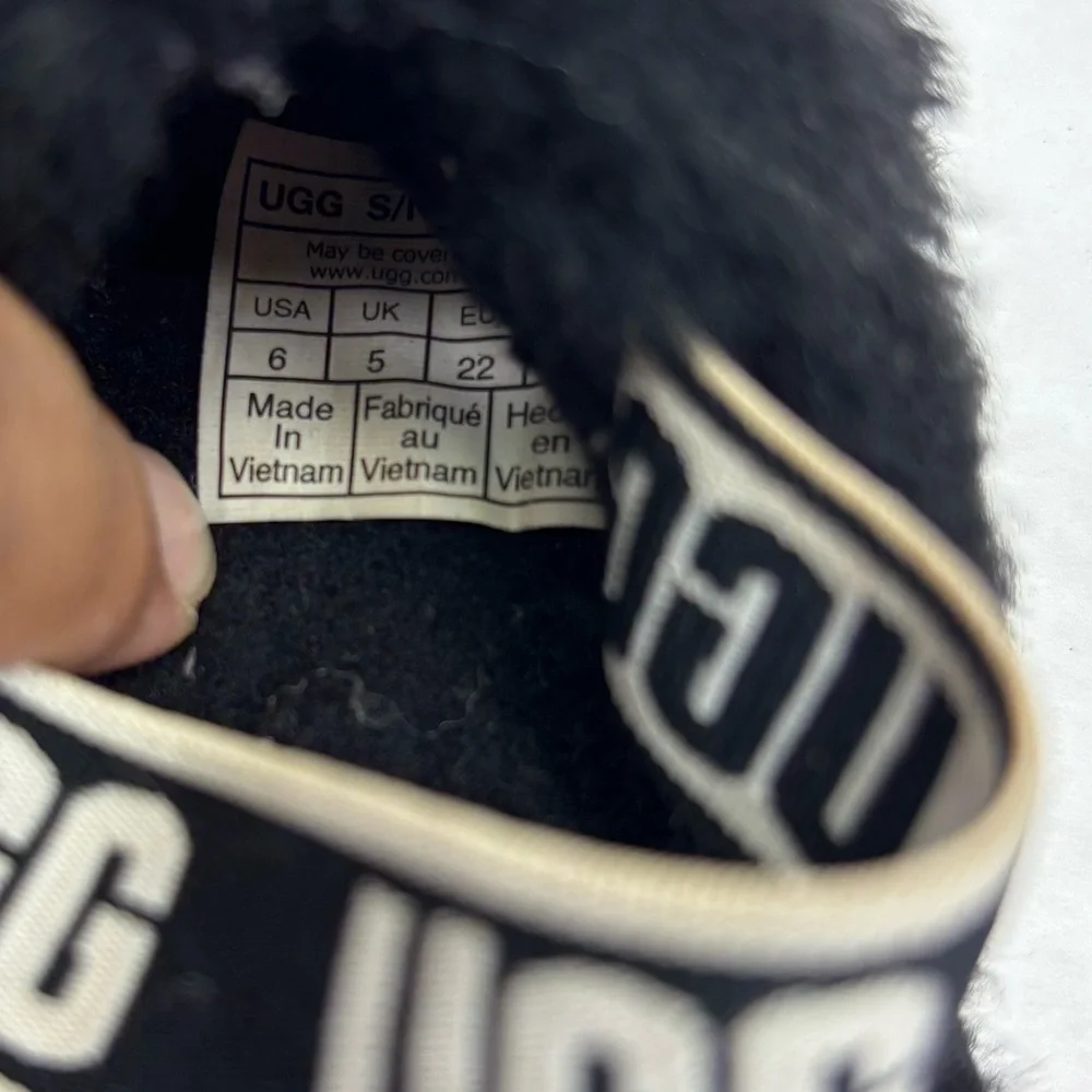 Ugg Black Plush Pom Pom Kids Slippers sz 6 baby